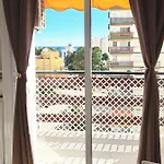 Naciones Yellow Sun Appartement *